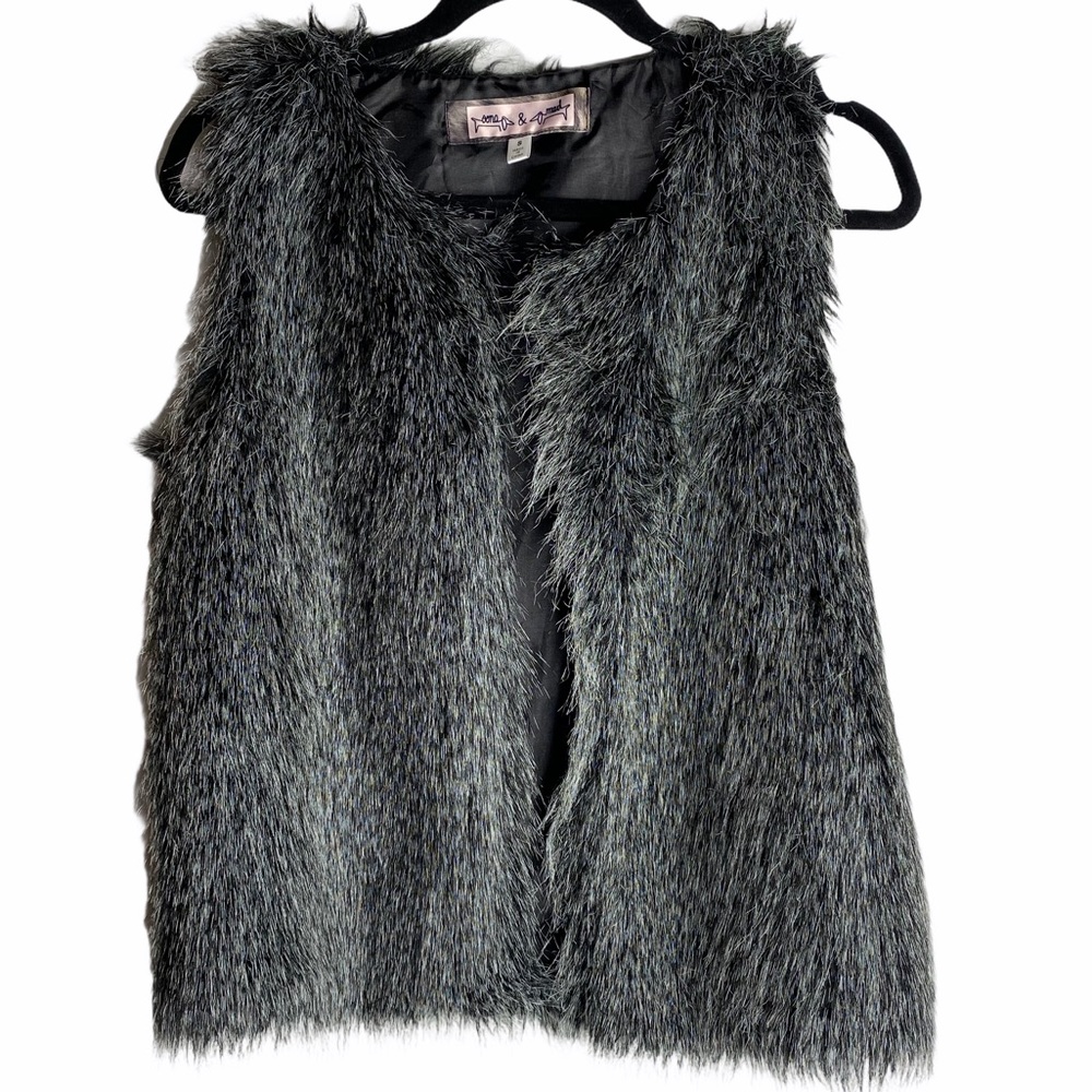 Oona & Maud Gray Black Fuzzy Open Front Vest